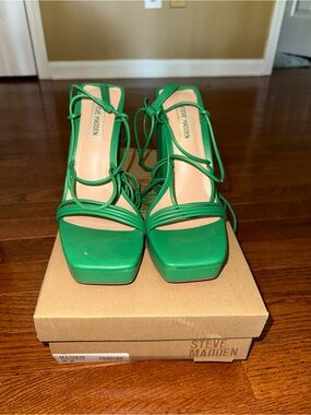 Steve Madden Emerald Green Strappy Lace-Up Platform Heels